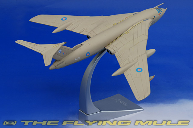Corgi AA31602 - Victor Diecast Model, RAF No.55 Sqn, XL231 