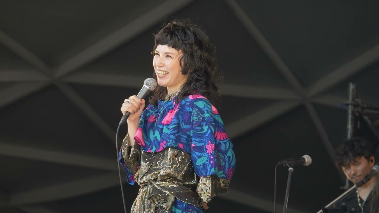 Superfly - cover album『Amazing』発売記念フリーライブ in Osaka