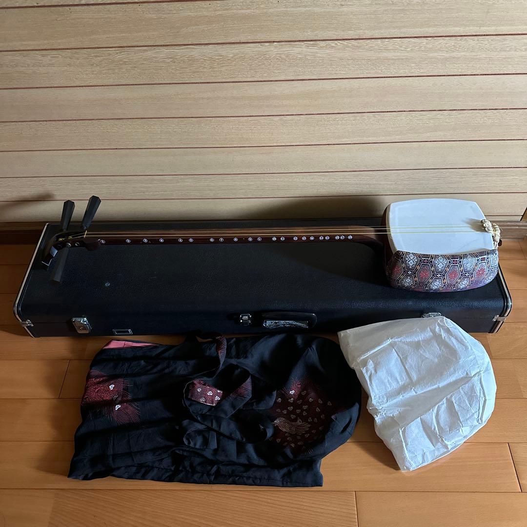 三味線本体 細棹 ３弦 ハードケース付（鍵付）秋田三味線 長唄等 美品 和風柄