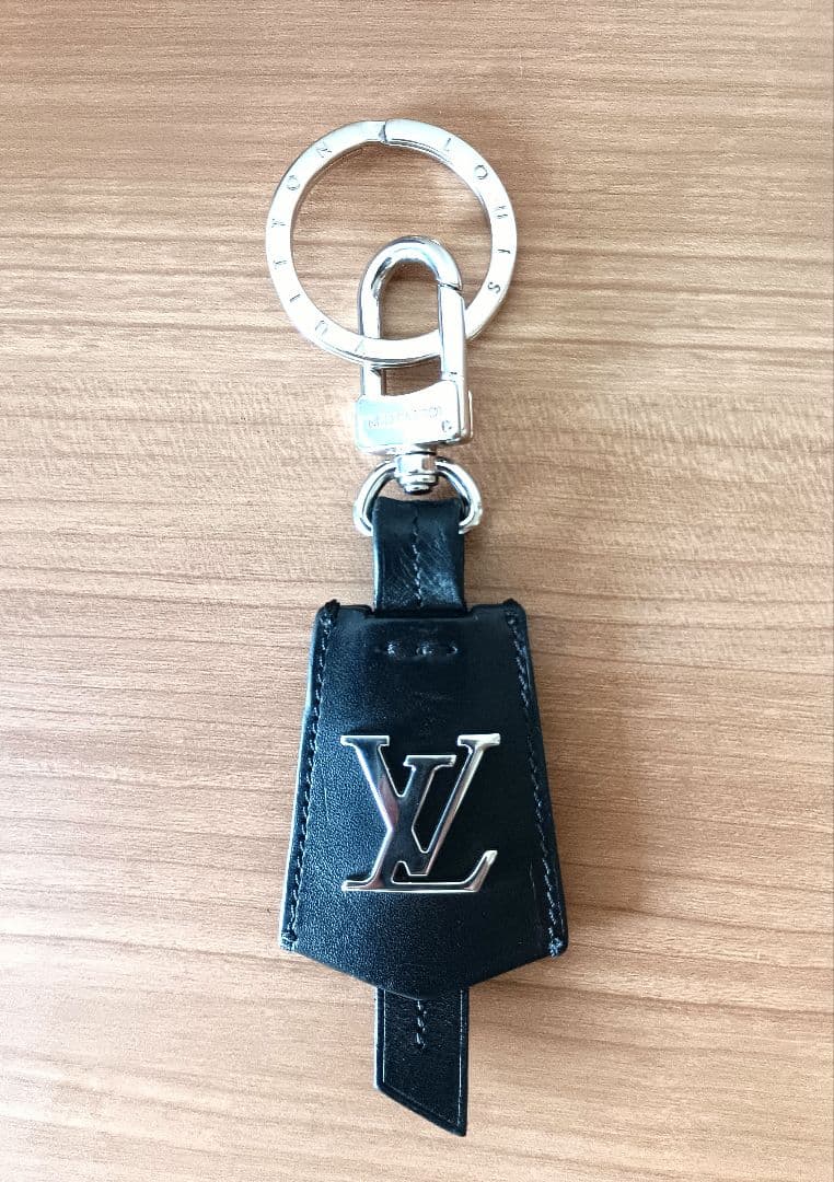 LOUIS VUITTON ルイヴィトン　ポルトクレ・クロッシュクレ　キーリング 23SS新作☆Louis Vuitton☆ルイヴィトン ポルト クレ・LV ロック