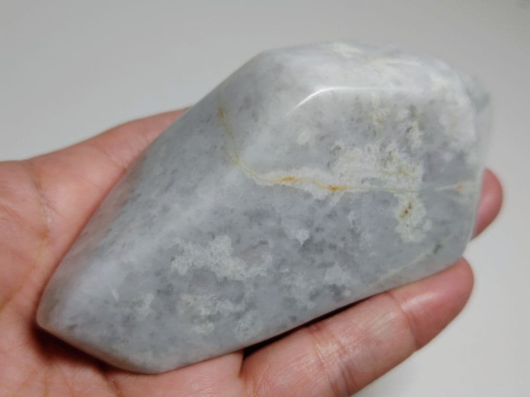 白灰 371g 翡翠 ヒスイ 原石 鑑賞石 自然石 誕生石 鉱物 鉱石 水石