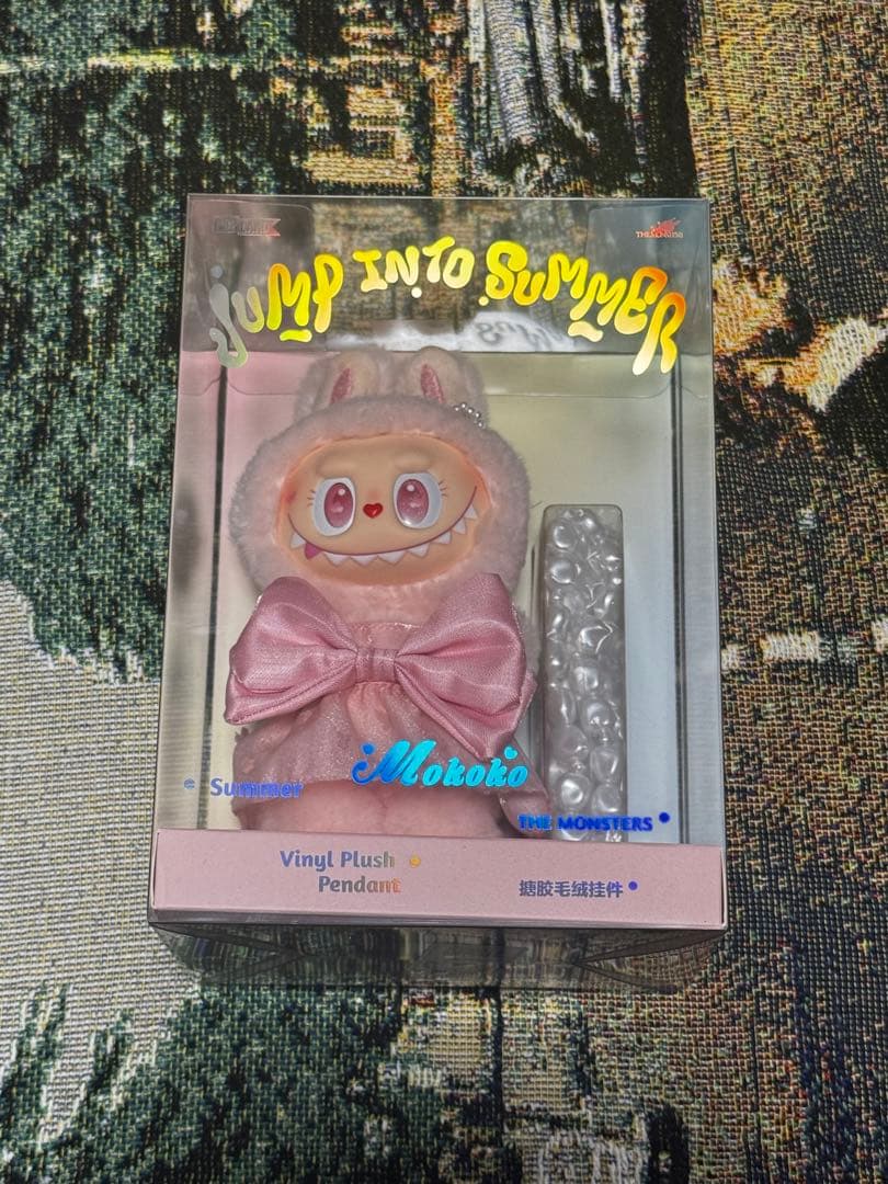 POPMART MOKOKO Jump into Summer Plushモモコ
