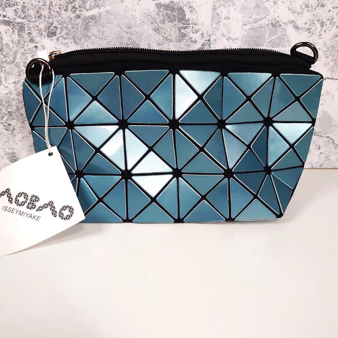 BAOBAO ISSEY MIYAKE　ショルダーポーチ　メタリックグリーン BAOBAO ISSEY MIYAKE ショルダーポーチ メタリックグリーン - メルカリ