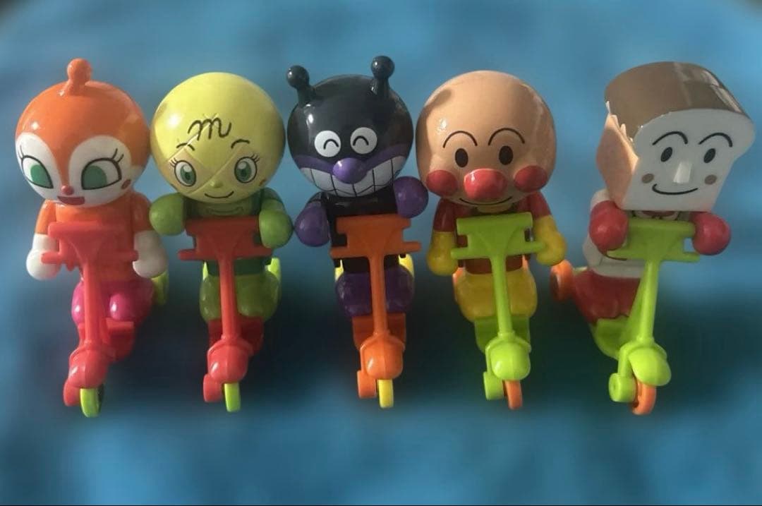 アンパンマンフィギュア　ドキンちゃん　メロンパンナちゃん　しょくぱんまん2007 アンパンマン おもちゃ ばいきんまん、ドキンちゃん、しょくぱんまん