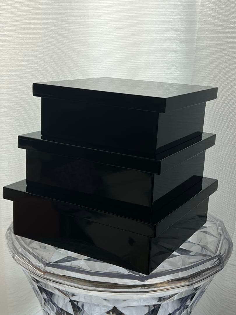 【希少】【新品】入子　三段重　重箱　紀州塗り みよし漆器本舗 紀州塗り 重箱 3段 6寸 三段 水玉 仕切り 入子付き 白