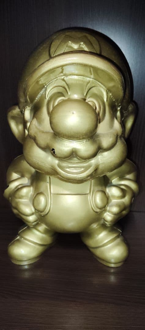 黄金のマリオ像 フィギュア