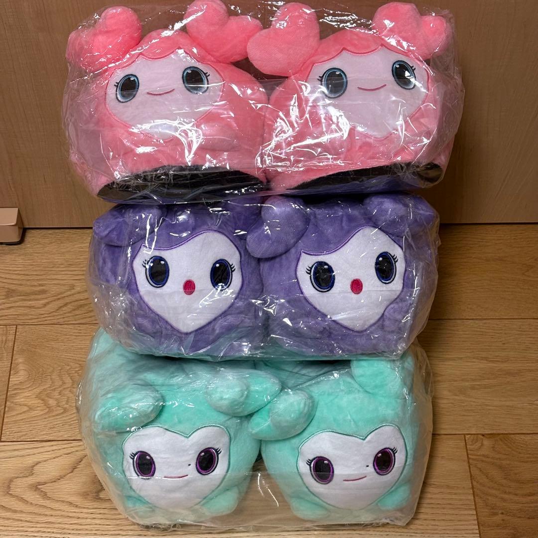 GiGO TWICE ぬいぐるみスリッパ ミナ サナ モモ ミサモ　３種セット TWICE GIGO SET 3 MISAMO Lovely Scrunchie MINA SANA MOMO MIVELY