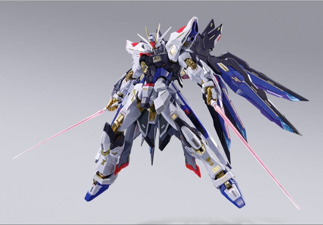 メタルビルドストライクフリーダムガンダム　デスティニーガンダム　光の翼セット